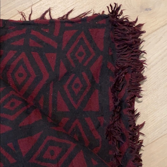 WILFRED wool blacker scarf, red / black print - Picture 2 of 4